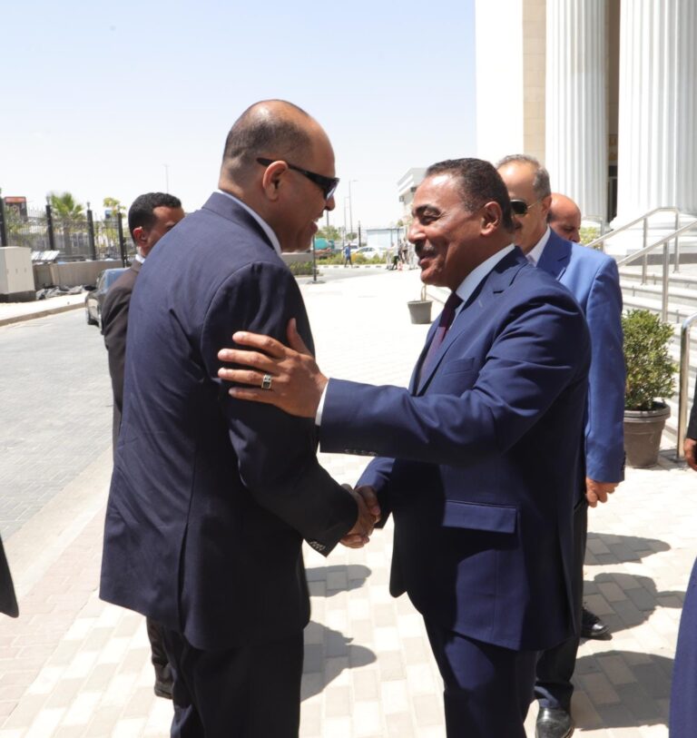 وزير العمل ومحافظ مرسي مطروح