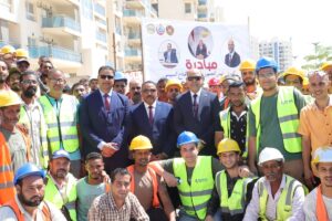 وزير العمل ومحافظ مرسى مطروح يتفقدان قوافل طبية